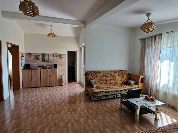 Трехэтажный дом с 4 спальными комнатами в Баре, Шушань